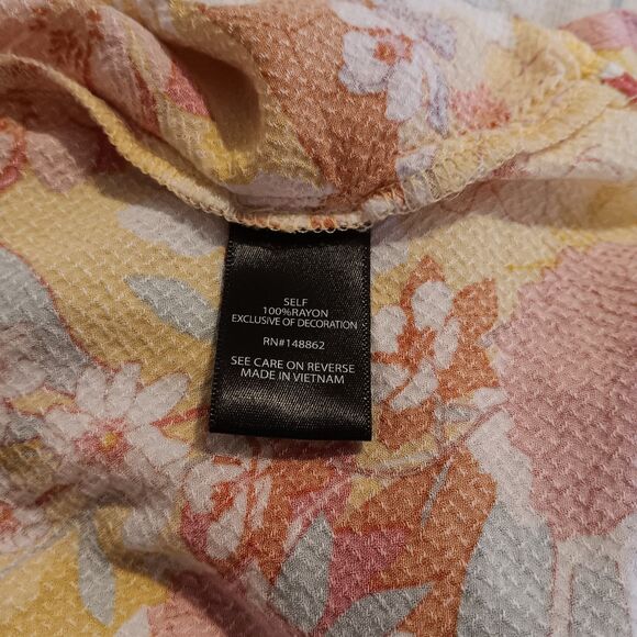 Torrid Yellow Floral Babydoll Blouse 3/4 Ruffle Sleeves Lace Trim Sz 14/16 - Picture 12 of 14